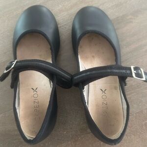 Capezio size 1 girls tap shoes